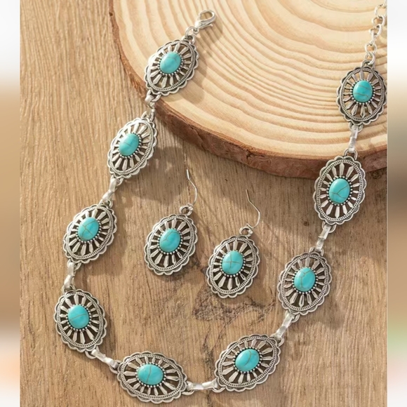 Turquoise color concho 15-18" necklace and matching earrings.  Black available - Picture 1 of 3